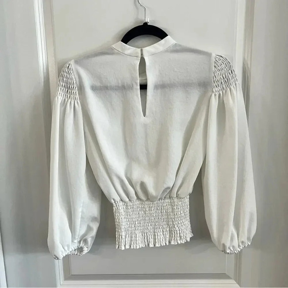 ALC Rose Long Sleeve Smocked Top in White Size 2 - Picture 9 of 9